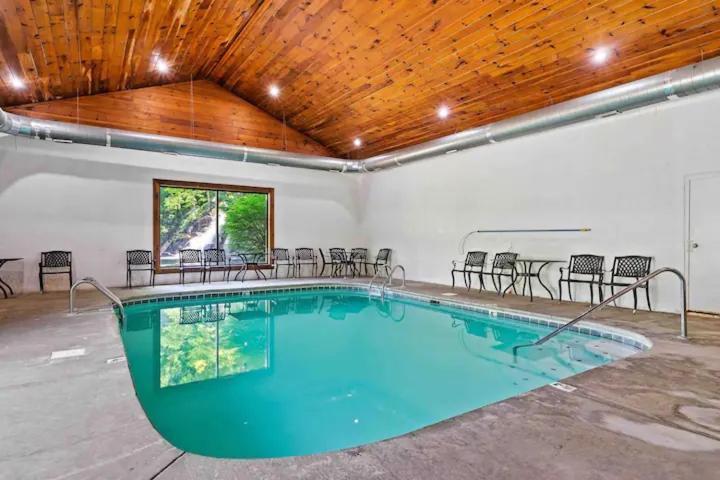 2-Bedroom Cabin With 2 Master Suites, Loft, Half-Bath And Hot Tub In A Serene Resort Setting سيفيرفيل المظهر الخارجي الصورة